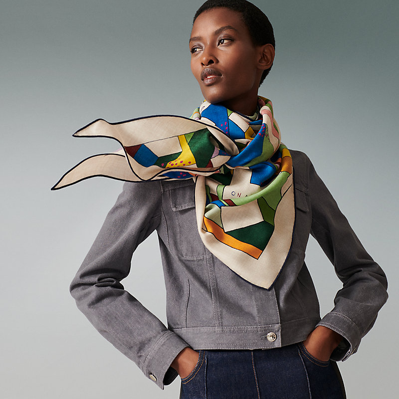 Hermes giant deals triangle scarf